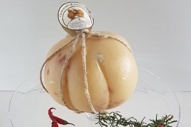 Caciocavallo al peperoncino